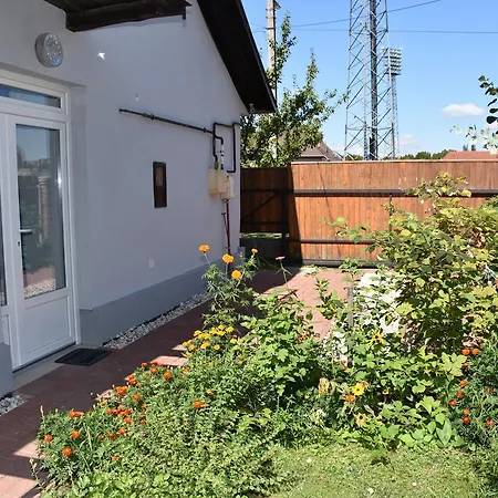 Lenart House 1 度假居 *