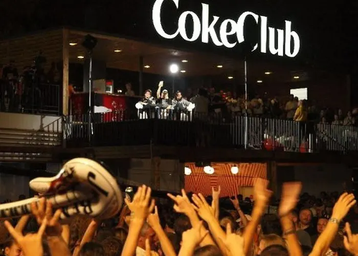 度假居 Lenart House 1 *